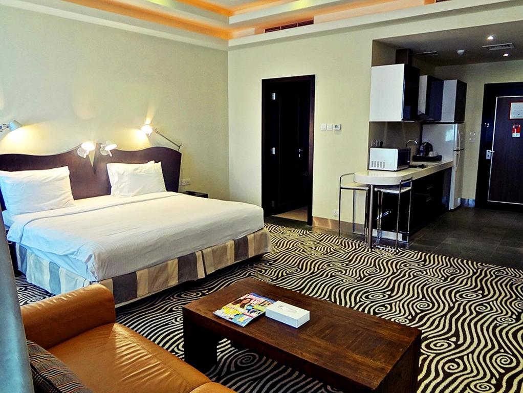 Al Raya Suites Hotel Манама Екстер'єр фото
