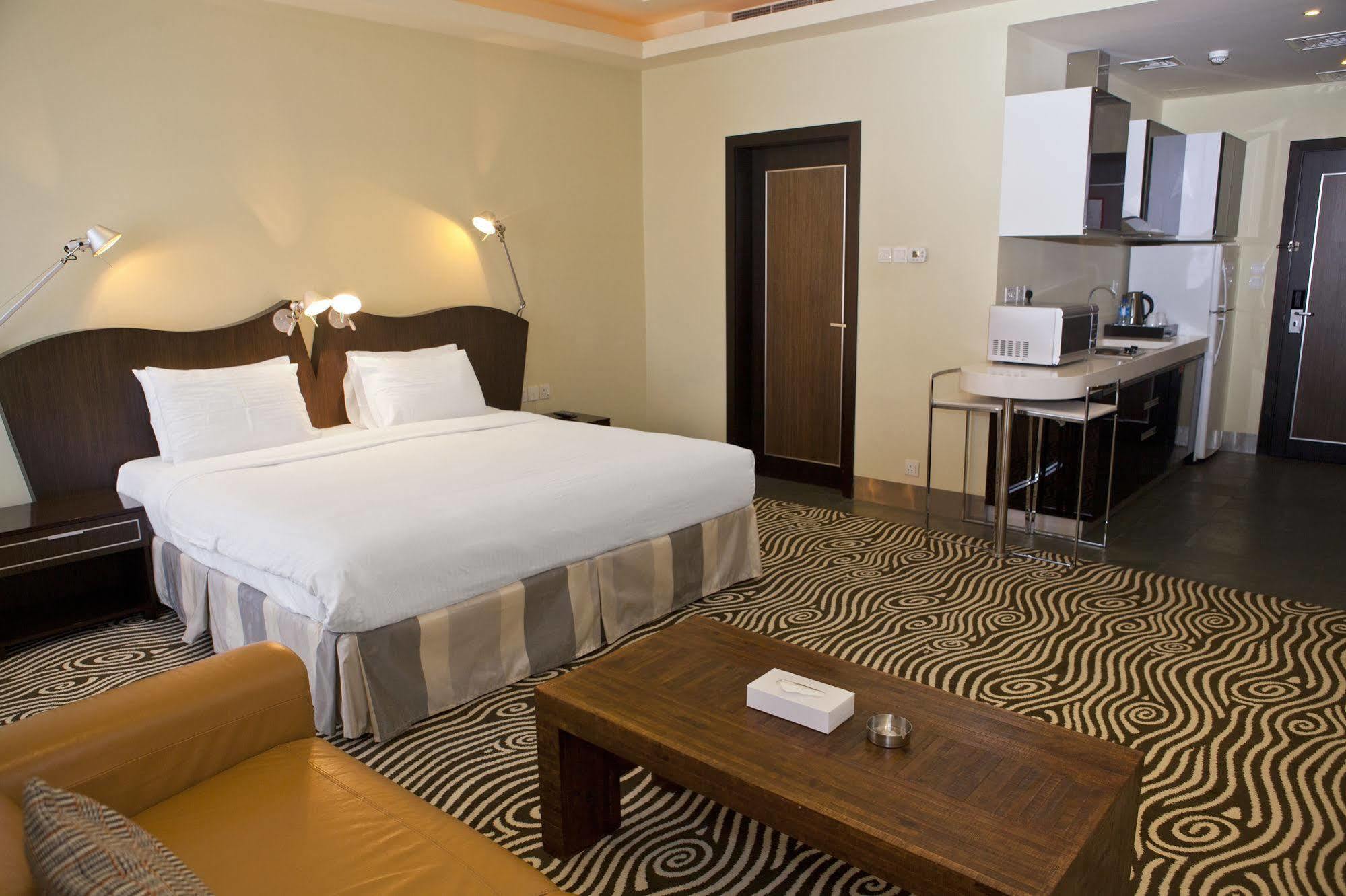 Al Raya Suites Hotel Манама Екстер'єр фото
