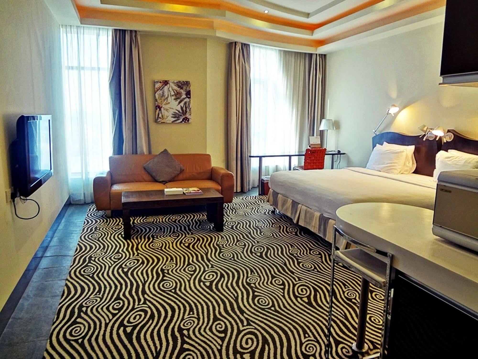 Al Raya Suites Hotel Манама Екстер'єр фото